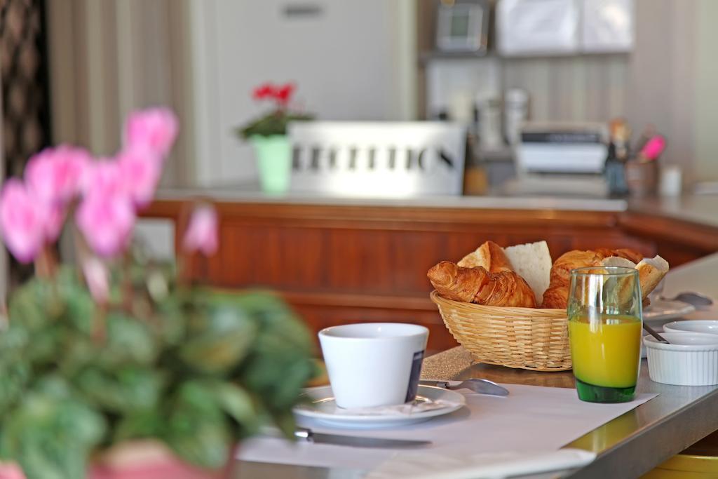 Hotel Le Rochegude Albi Bagian luar foto